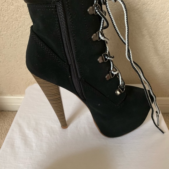 Shoes - Picture 3 of 6